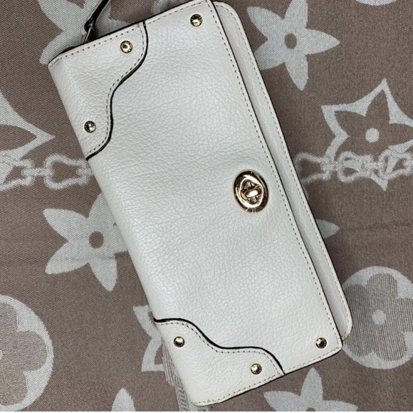 COACH Mercer Accordion Long Zip Wallet Grain Leather | EUC | MSRP $500 on Coach - Picture 8 of 10